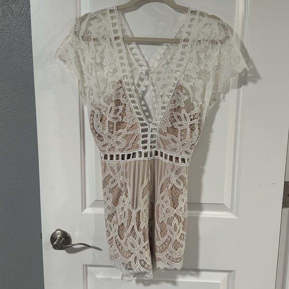 Selfie Leslie Lace Crochet Romper-Medium - Picture 4 of 12